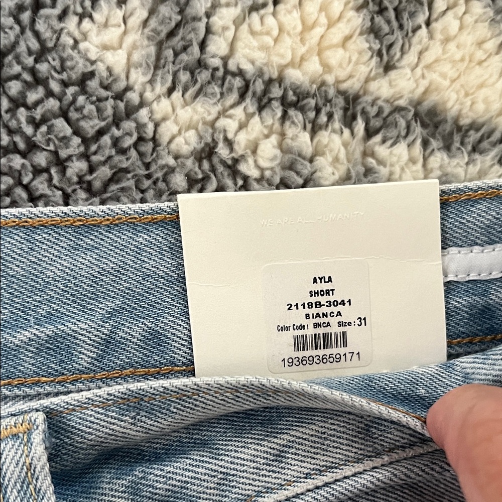 Citizens of Humanity AYLA Light Blue Denim Shorts with Button Waist - Picture 4 of 12